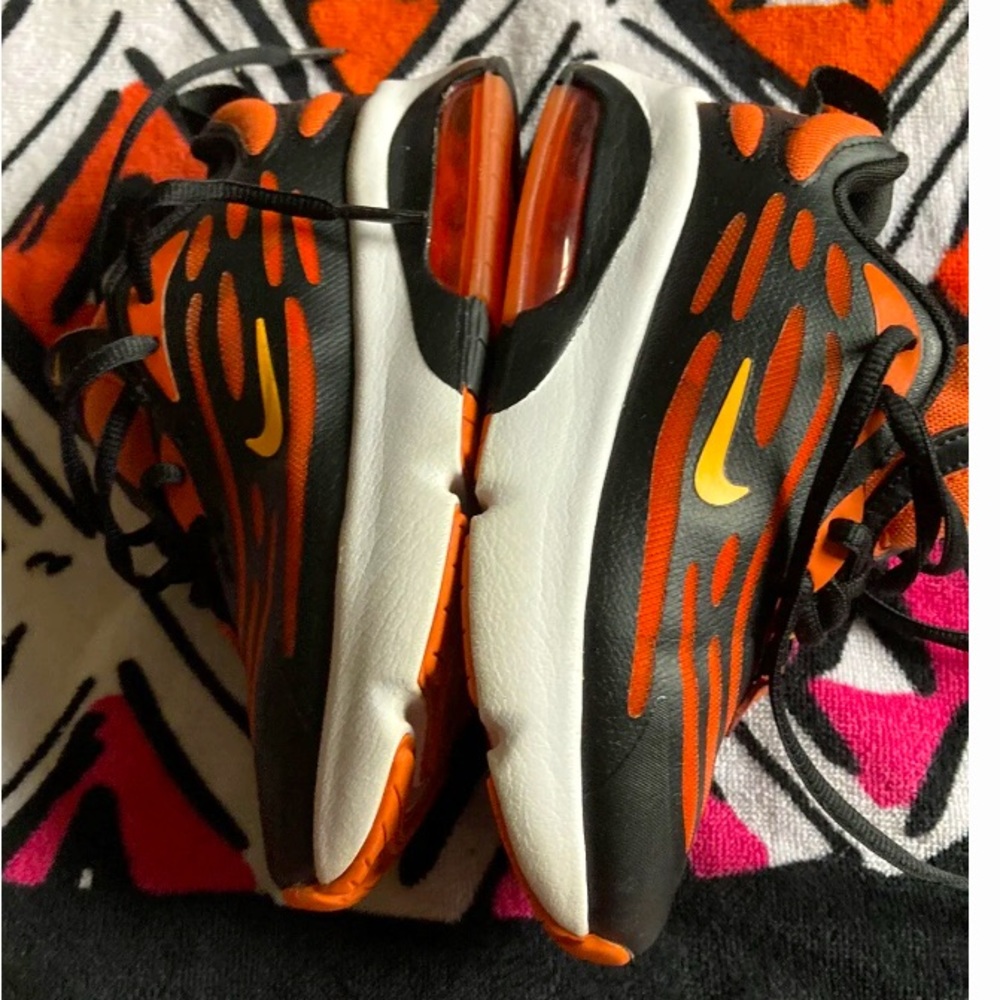 Nike Air Max Exosense SIZE 11 Boys Running Shoes Orange/Black